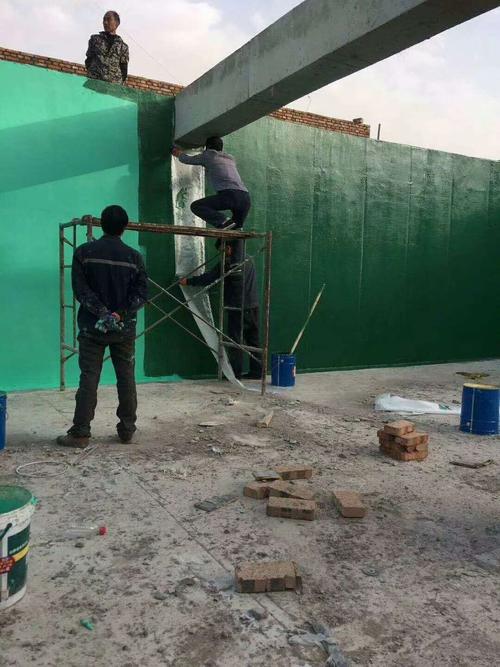 青湖路街道针对老旧车间地面普遍存在的起砂、裂缝问题